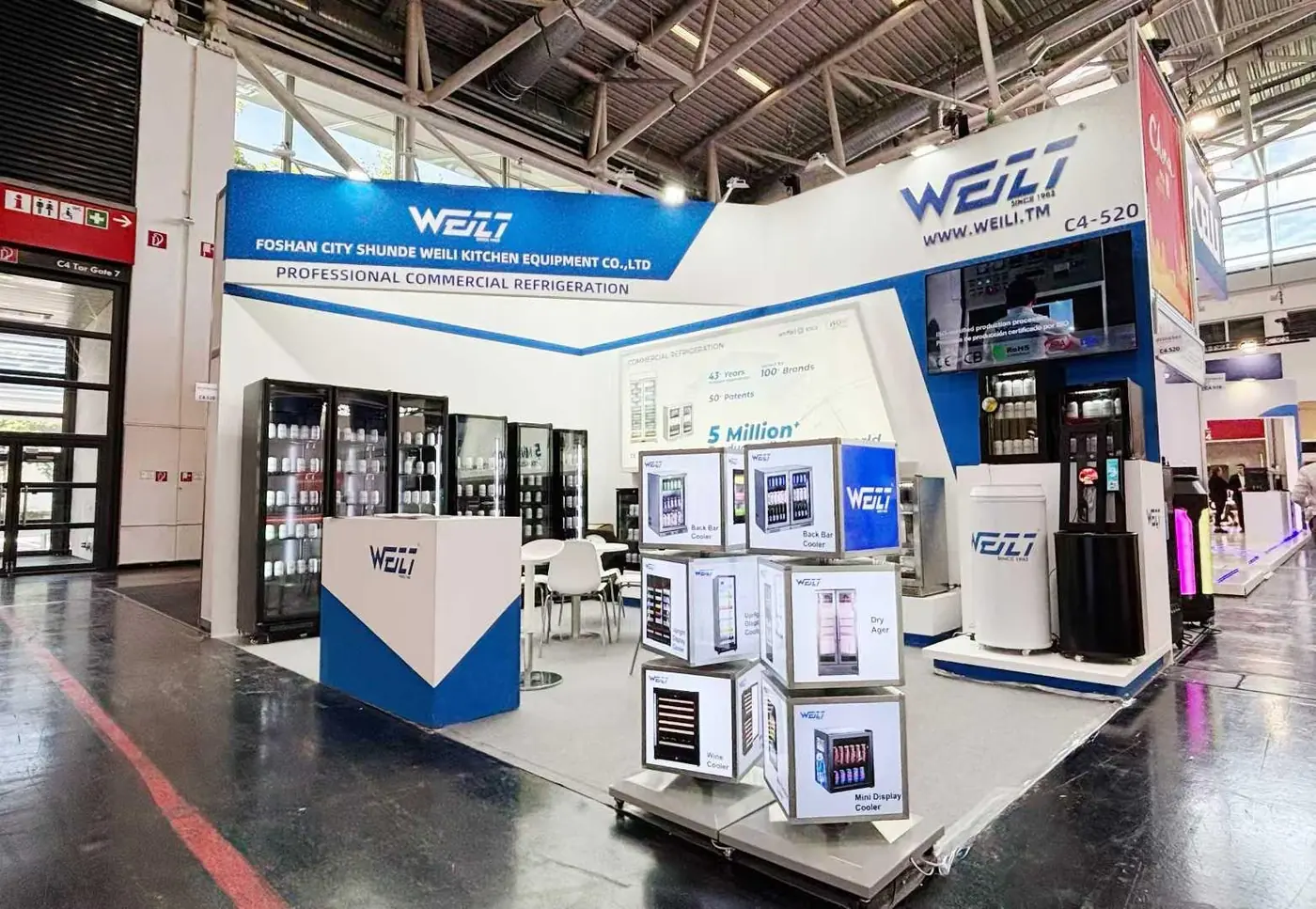 Autopromotec exhibition stand by Stagehook Global, Bologna — photo 1