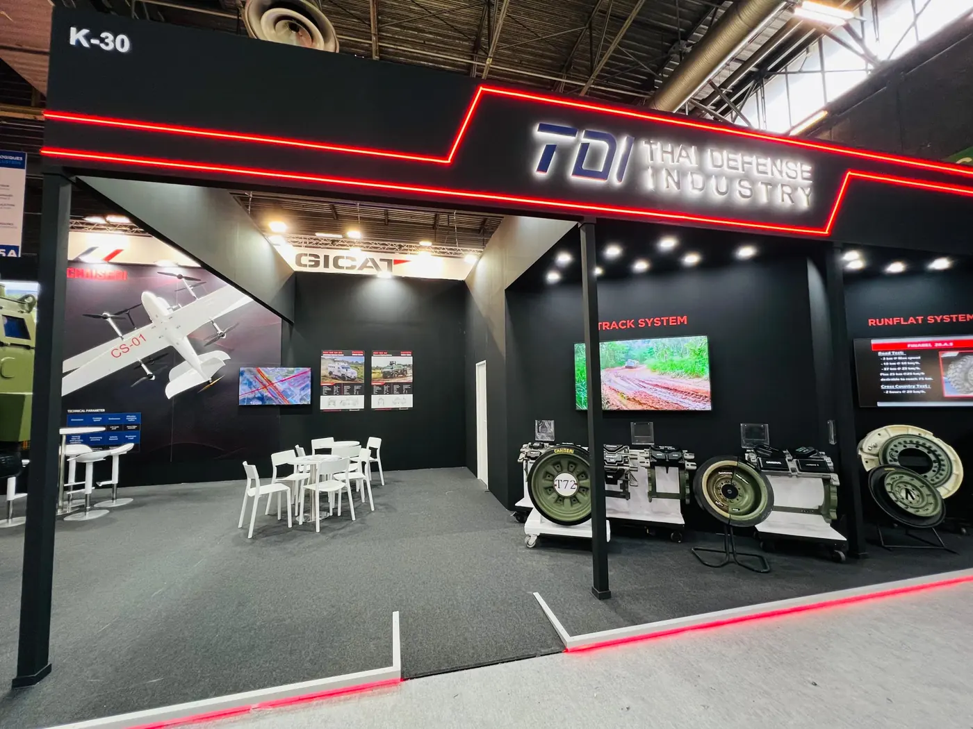 Eurosatory exhibition stand by Stagehook Global, Paris — photo 1