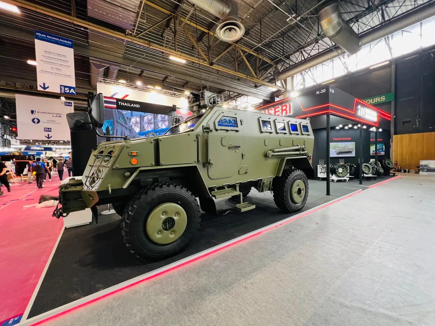 Eurosatory exhibition stand by Stagehook Global, Paris — photo 2