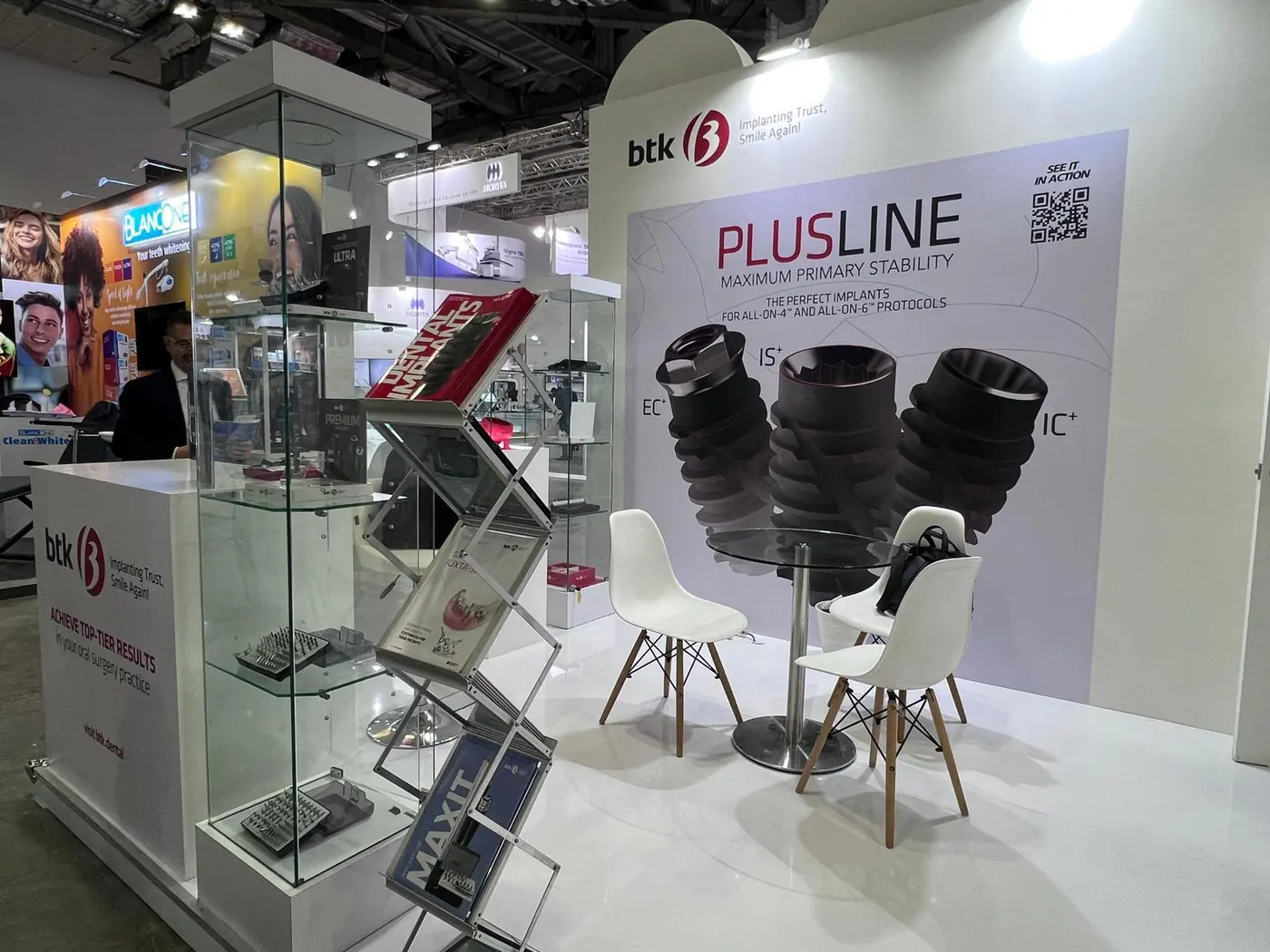 IDEM Singapore exhibition stand by Stagehook Global, Singapore — photo 3