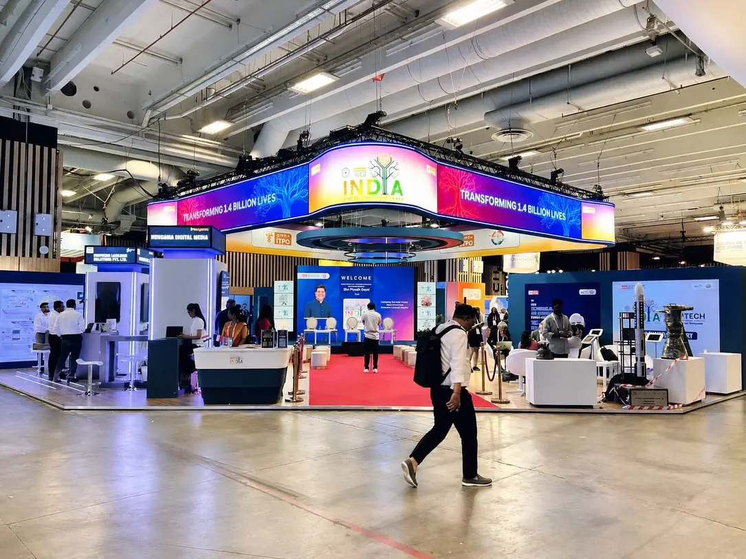 Vivatech exhibition stand by Stagehook Global, Paris — photo 4