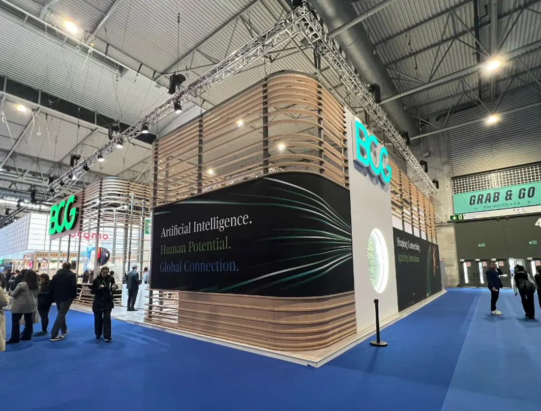 Mobile World Congress exhibition stand by Stagehook Global, Barcelona — photo 1