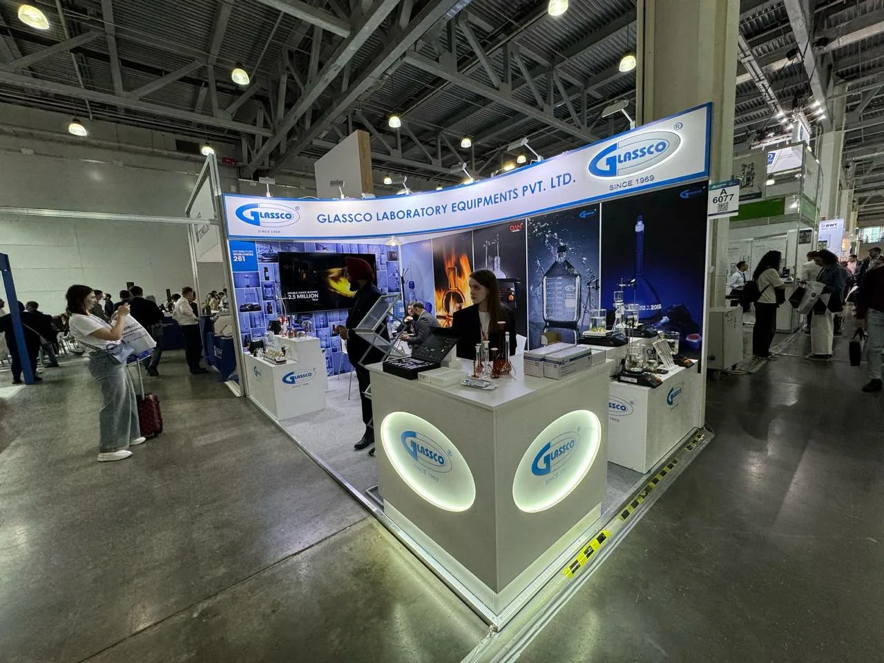 Glassco stand at Analitika Expo — photo 2